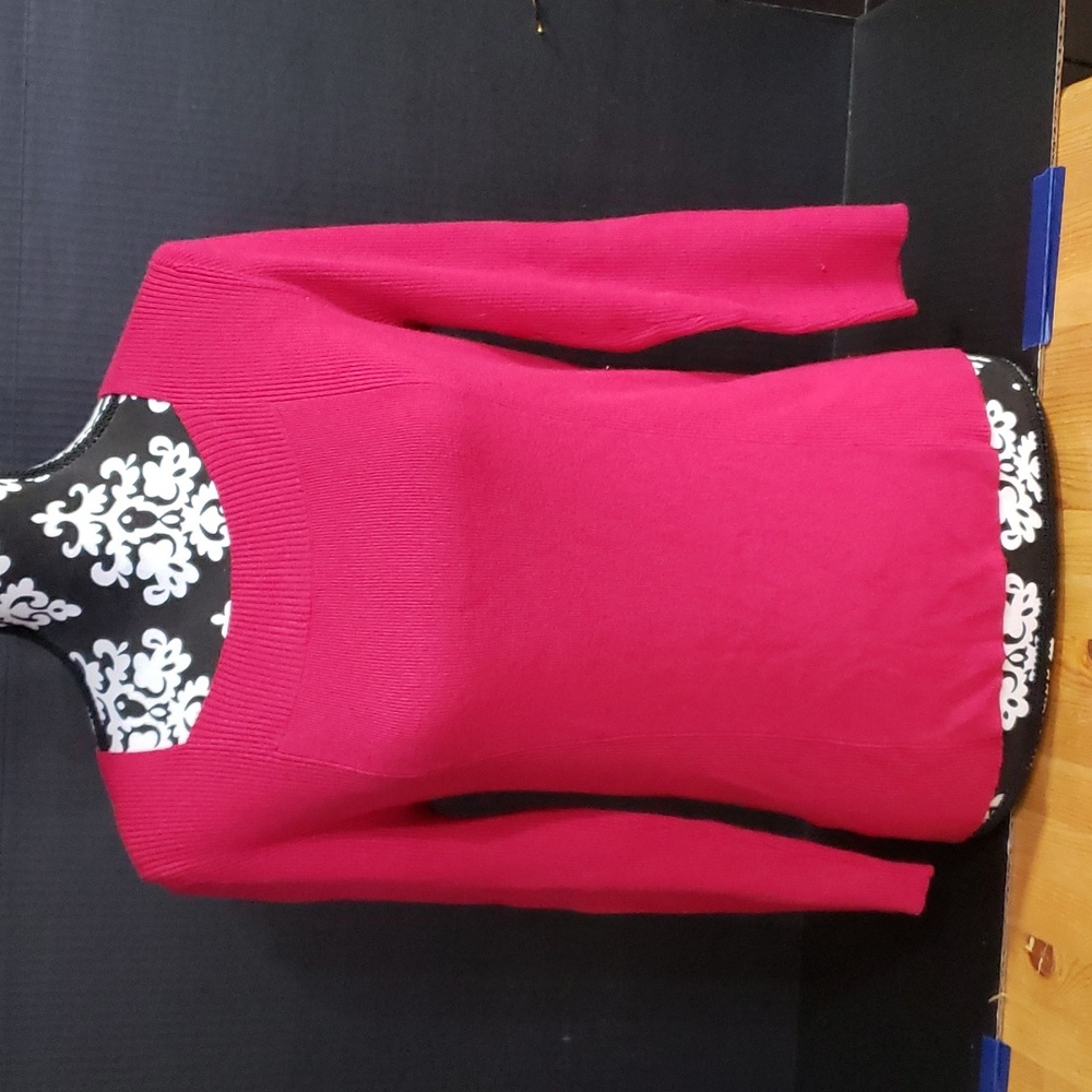 Jones Wear Square Neck Top. Pink. Size M.